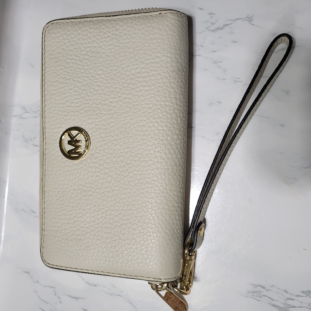Michael Kors Cream Wristlet Wallet